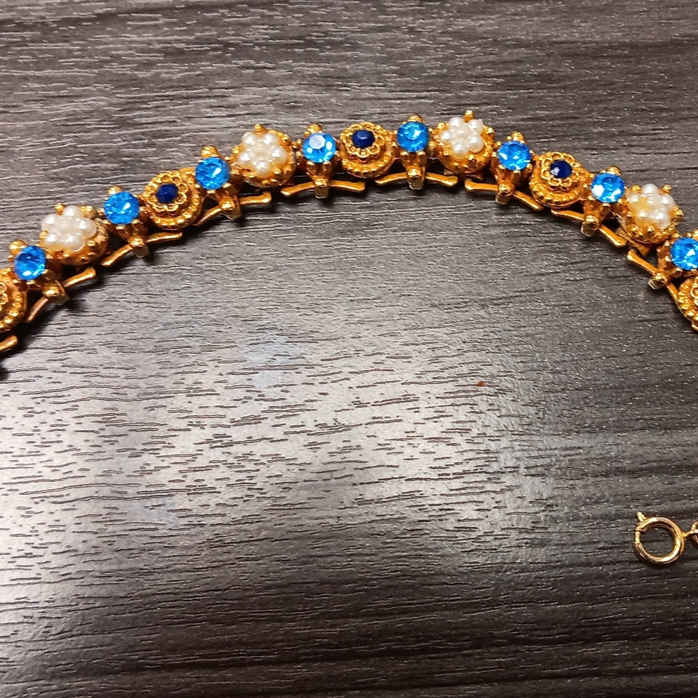 Vintage bracelet blue stones pearls
